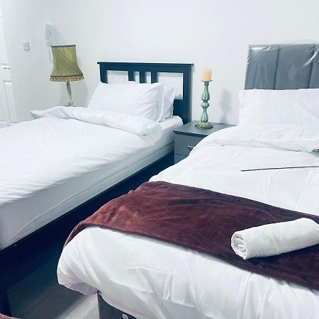 1 Bed Apartment With 2 Beds 1 Double Plus 1 Single Birmingam Exterior foto