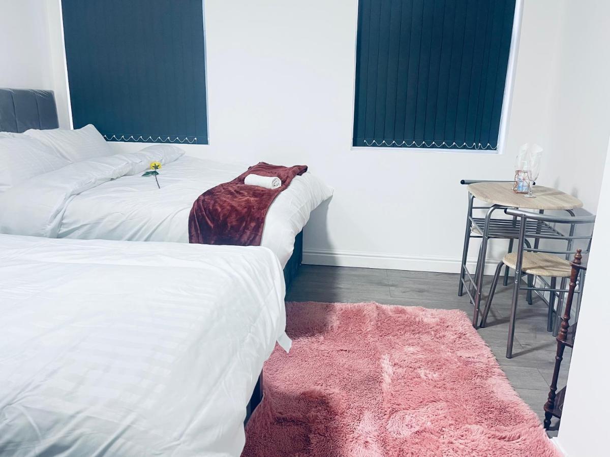 1 Bed Apartment With 2 Beds 1 Double Plus 1 Single Birmingam Exterior foto