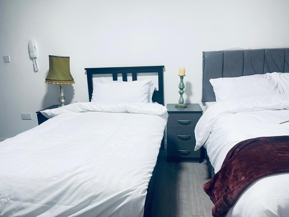 1 Bed Apartment With 2 Beds 1 Double Plus 1 Single Birmingam Exterior foto