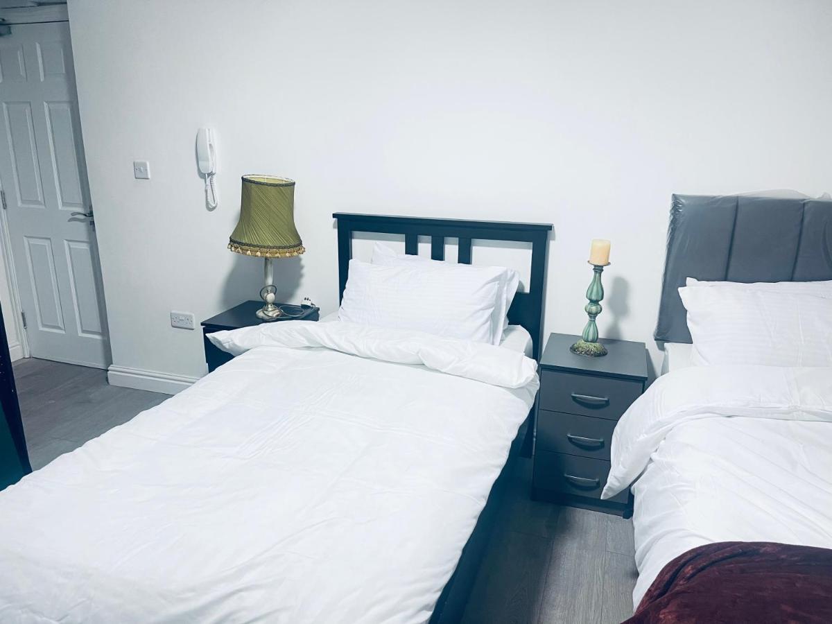 1 Bed Apartment With 2 Beds 1 Double Plus 1 Single Birmingam Exterior foto